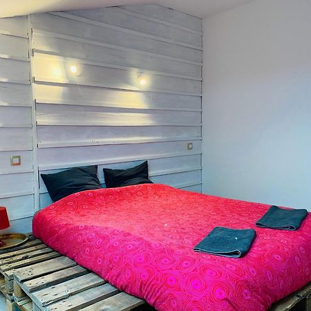 Jeux-Les-Bard Chambre D'Hotes Dans Les Champs المظهر الخارجي الصورة