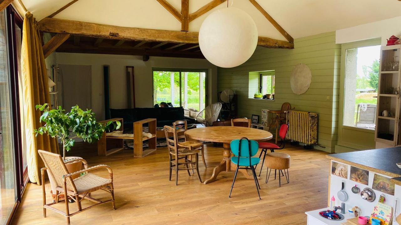 Jeux-Les-Bard Chambre D'Hotes Dans Les Champs المظهر الخارجي الصورة